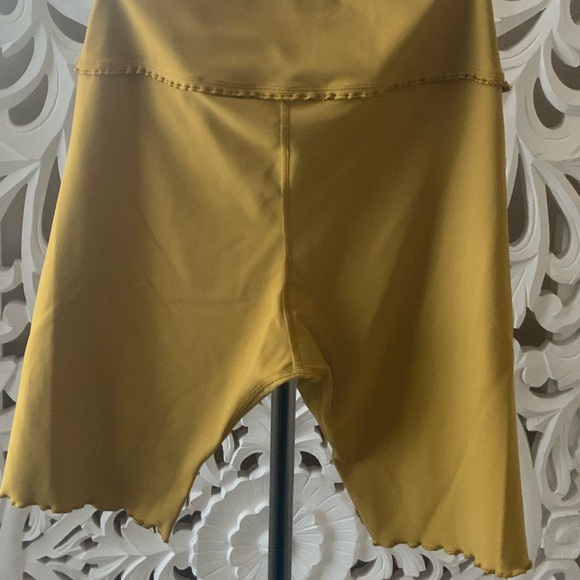 Free people heart rate shorts size Large - Picture 5 of 11